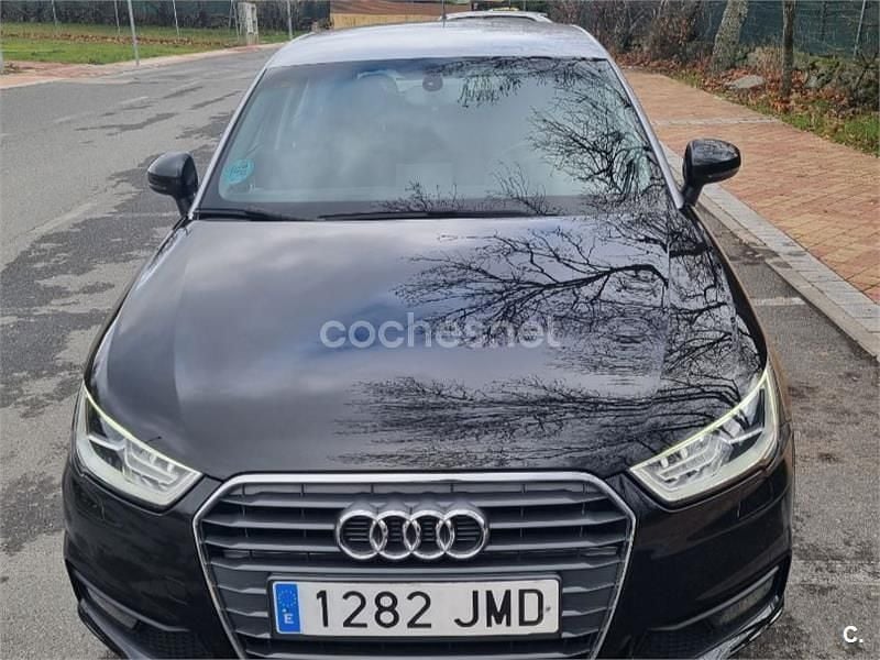 Negro Usado 2016 Audi A1 Sportback Attraction Utilitario | 13.500 € (Precio justo) - Imagen 1/4