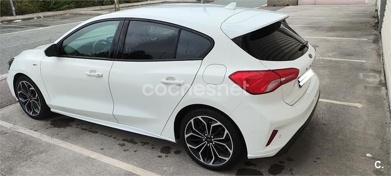 Usado Ford Focus ST-Line 125 CV (91 kW) 2019 Blanco Berlina