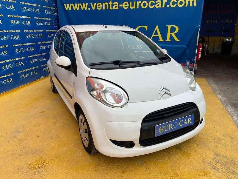 Usado Citroën C1 Attraction 68 CV (50 kW) 2011 Blanco Utilitario