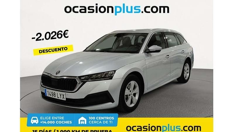 Plateado Usado 2022 Skoda Octavia Ambition Familiar | 20.264 € (Super precio) - Imagen 1/4