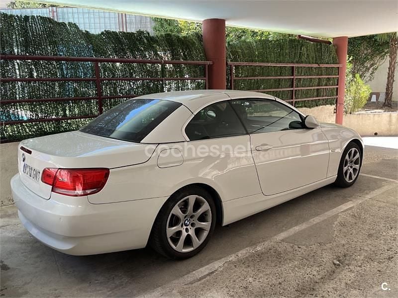Usado BMW 320 Cabriolet 177 CV (130 kW) 2009 Blanco Descapotable