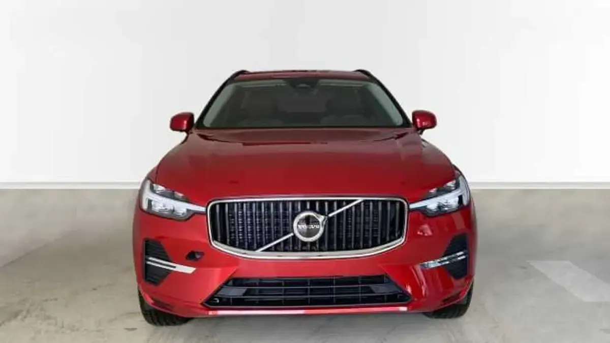 Usado Volvo XC60 Core 197 CV (144 kW) 2023 Rojo SUV