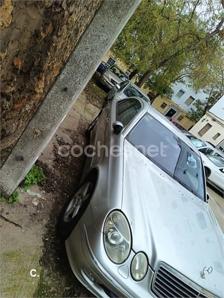 Usado Mercedes E220 Elegance 143 CV (105 kW) 2003 Gris / plata Berlina