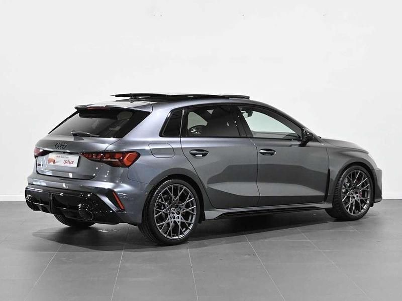 Usado Audi RS3 Sportback Sport 400 CV (294 kW) 2025 Gris Utilitario