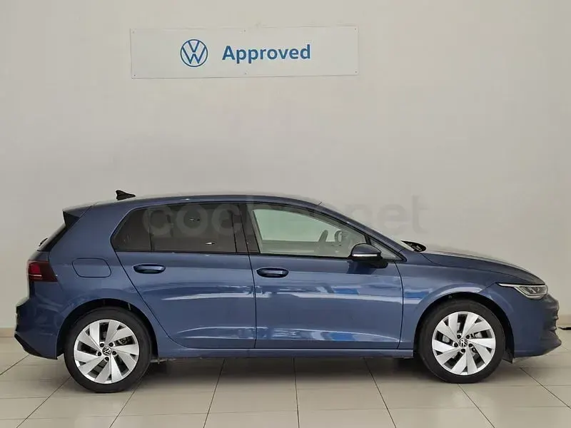 Usado VW Golf VIII 115 CV (84 kW) 2025 Azul Berlina