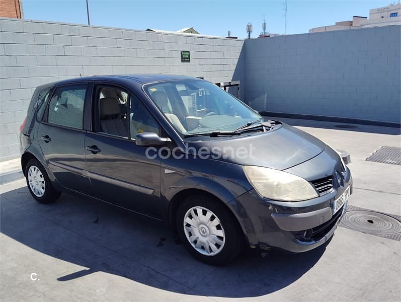 Usado Renault Scénic II Dynamique 105 CV (77 kW) 2007 Negro Monovolumen