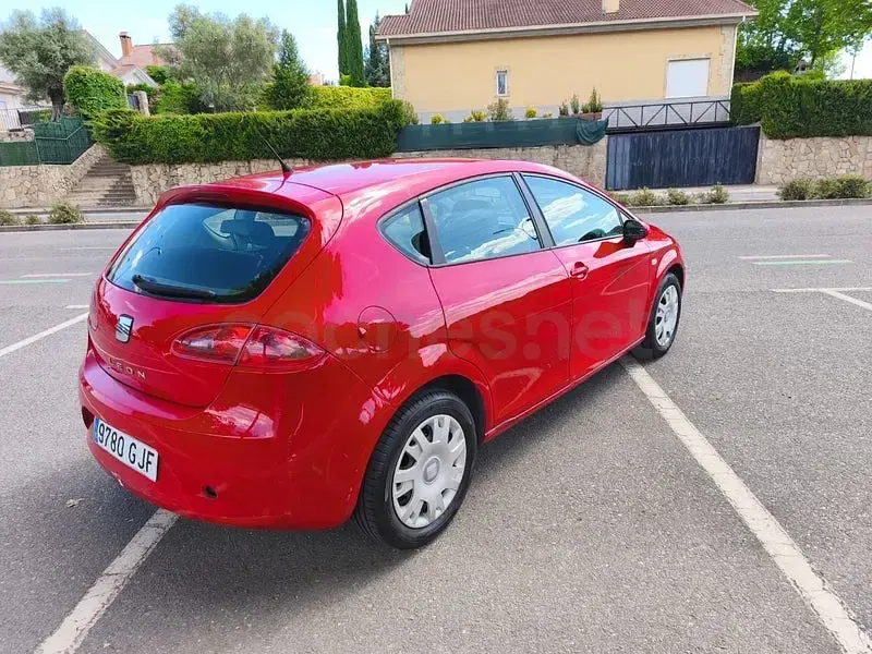 Usado Seat Leon Reference 85 CV (62 kW) 2008 Rojo Utilitario