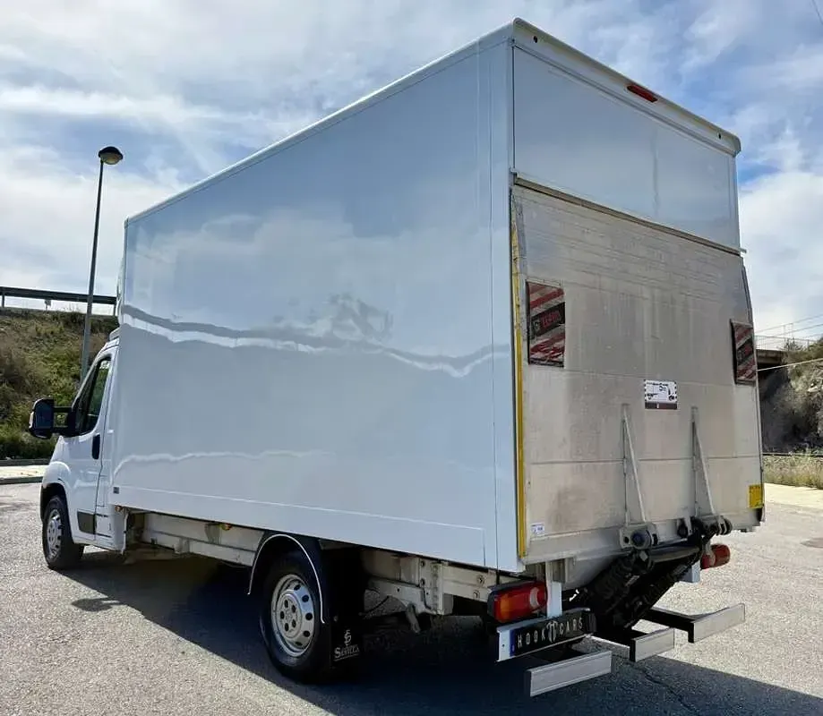 Usado Citroën Jumper 165 CV (121 kW) 2022 Blanco Monovolumen