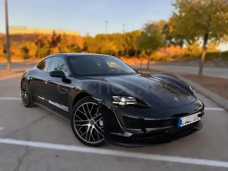 Usado Porsche Taycan 4S 389 kW (530 CV) 2023 Negro Berlina