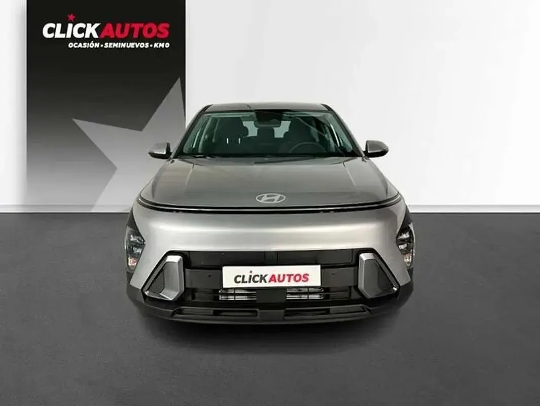 Usado Hyundai Kona 120 CV (88 kW) 2024 Plateado SUV