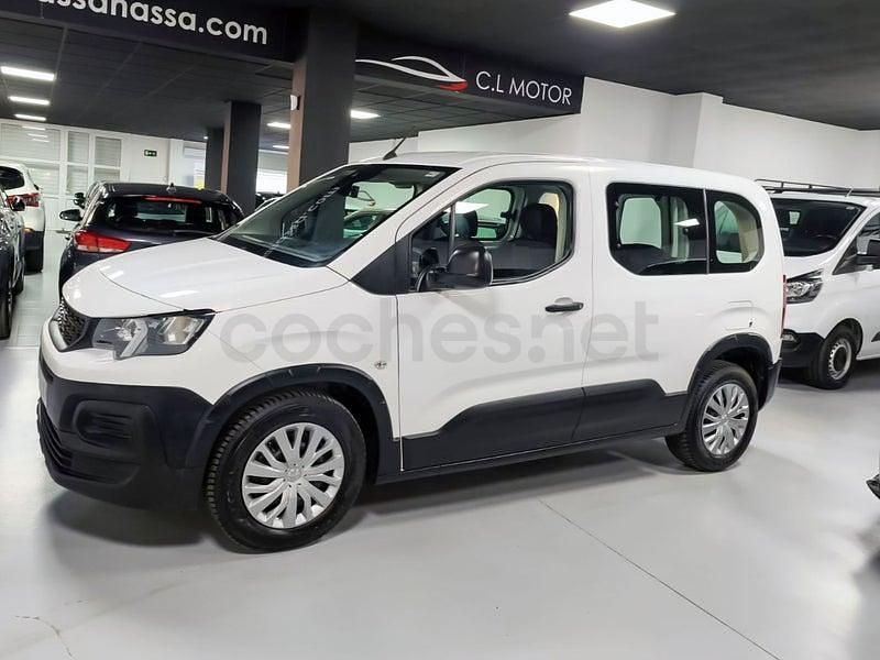 Usado Peugeot Rifter Active 100 CV (73 kW) 2020 Blanco Monovolumen