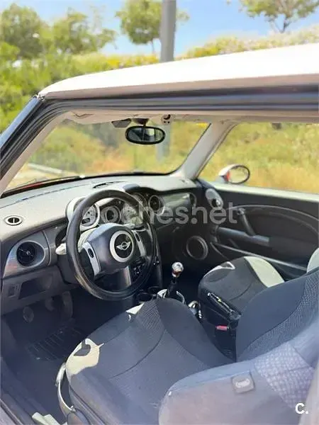 Usado Mini Cooper 115 CV (84 kW) 2004 Rojo Utilitario
