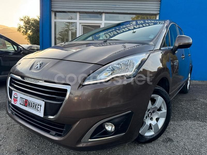 Gris / plata Usado 2014 Peugeot 5008 Style Monovolumen | 6950 € (Precio justo) - Imagen 1/4
