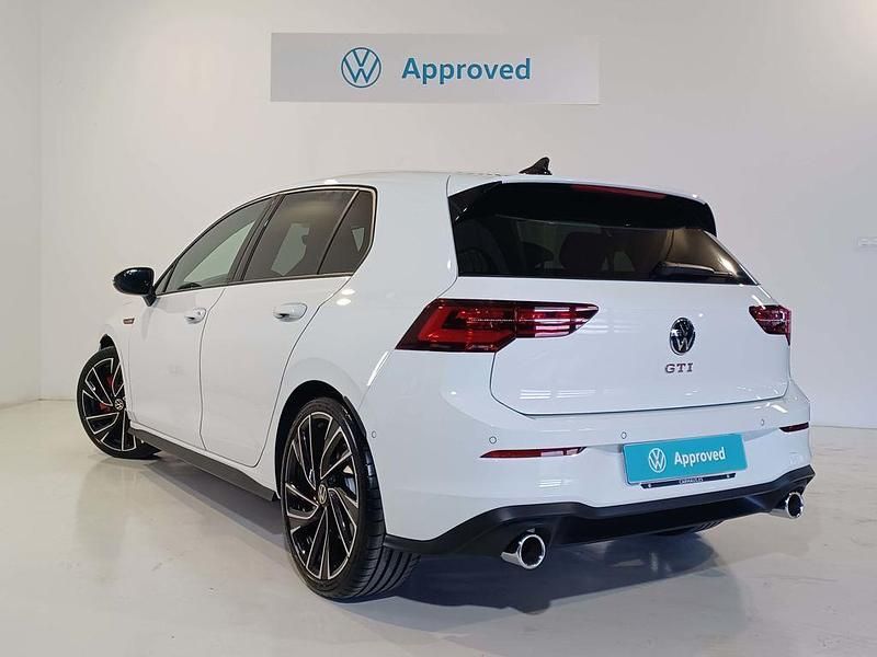 Usado VW Golf VIII GTI 245 CV (180 kW) 2023 Blanco Utilitario