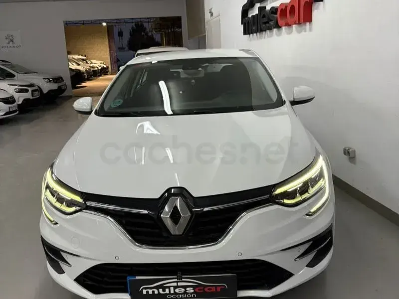 Usado Renault Mégane II Intens 115 CV (84 kW) 2021 Blanco Berlina