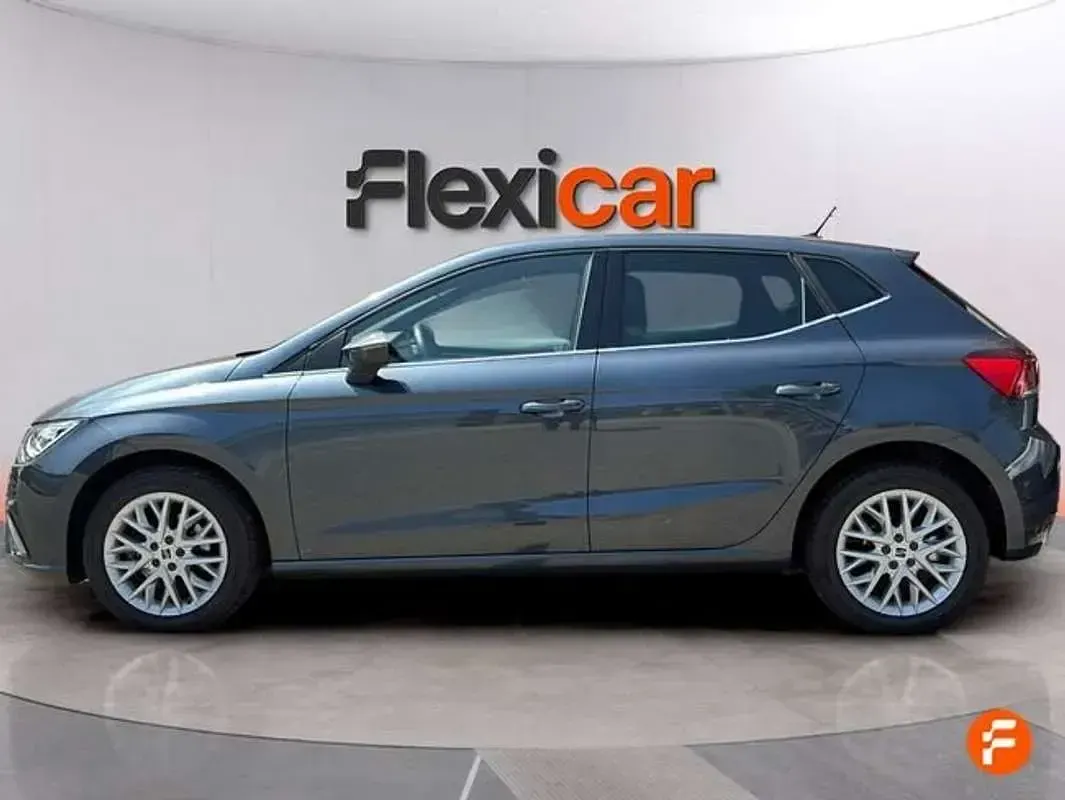 Usado Seat Ibiza Style 116 CV (85 kW) 2024 Gris Utilitario
