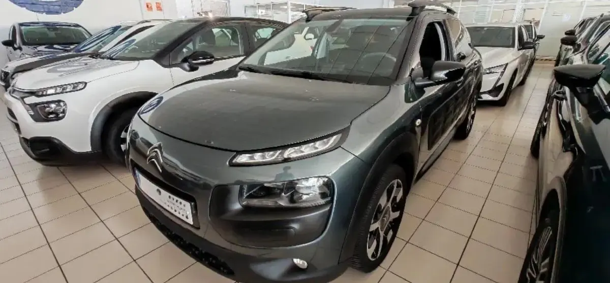Usado Citroën C4 Feel 83 CV (61 kW) 2015 Gris acero Berlina