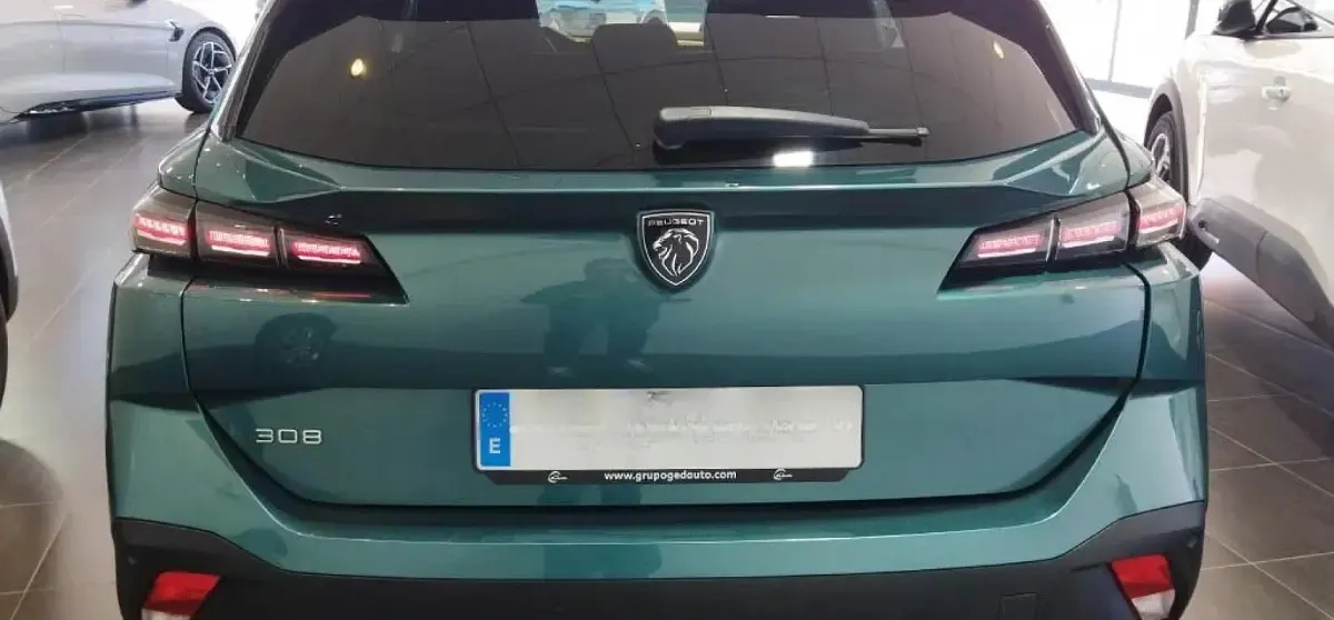 Usado Peugeot 308 Active 131 CV (96 kW) 2023 Bleu avatar Familiar
