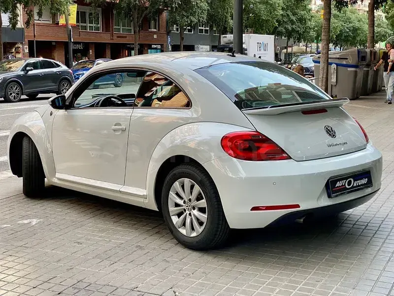 Usado VW Beetle Design 105 CV (77 kW) 2014 Blanco Utilitario