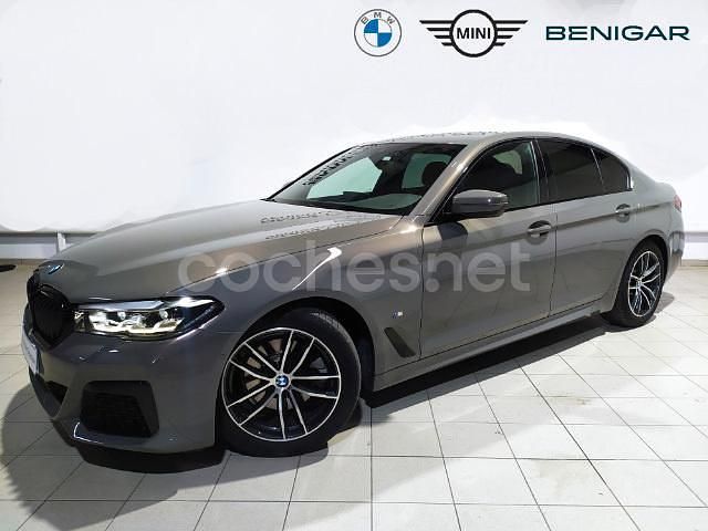 Gris / plata Usado 2022 BMW 520 Comfort Edition Berlina | 41.500 € (Caro) - Imagen 1/4