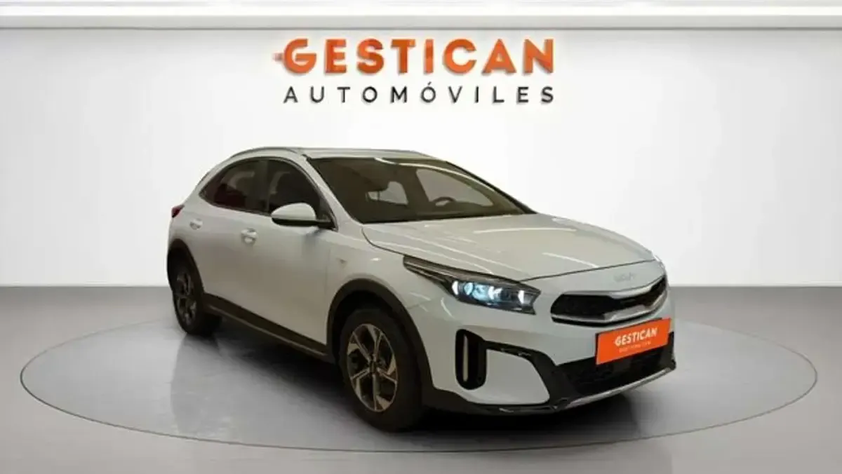 Usado Kia XCeed 120 CV (88 kW) 2023 Blanco SUV