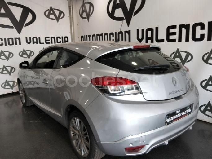 Usado Renault Mégane Dynamique 110 CV (80 kW) 2012 Gris / plata Berlina