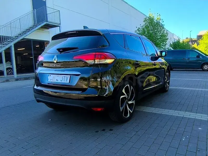 Usado Renault Scénic IV Edition One 110 CV (80 kW) 2017 Negro Monovolumen