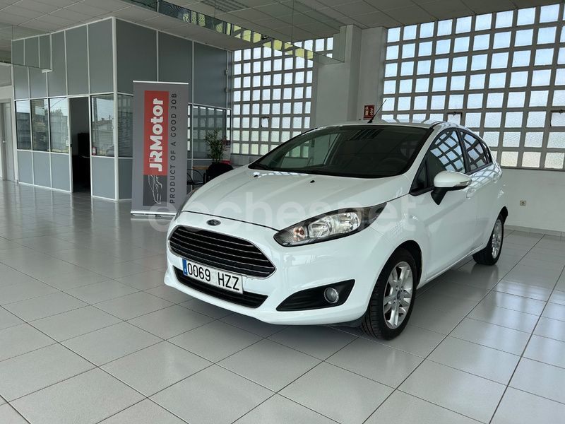 Blanco Usado 2014 Ford Fiesta Trend Utilitario | 5990 € - Imagen 1/4