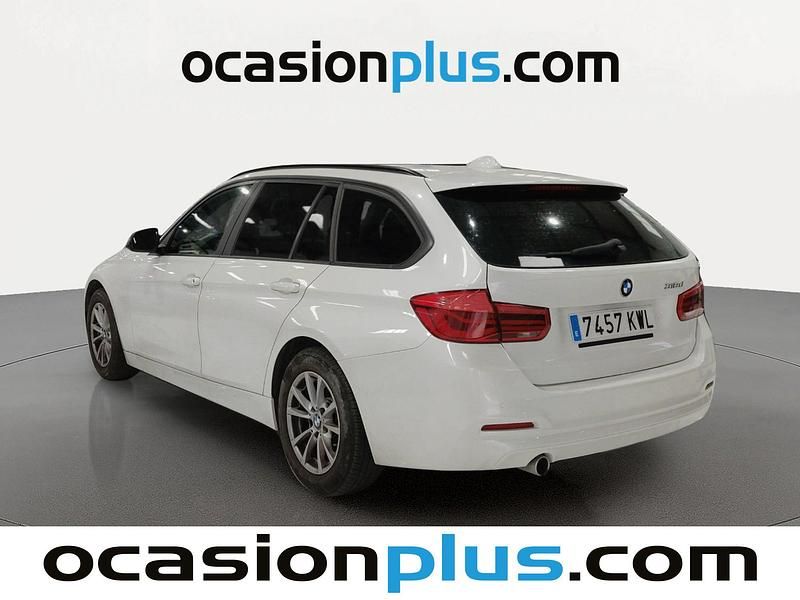 Usado BMW 318 150 CV (110 kW) 2019 Blanco Familiar