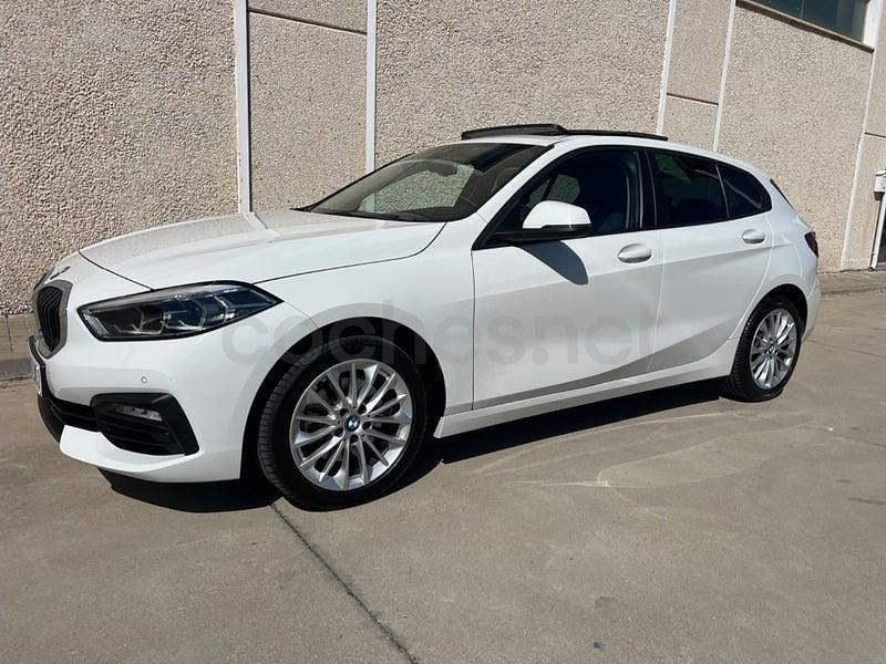 Usado BMW 118 Comfort Edition 136 CV (100 kW) 2022 Blanco Utilitario
