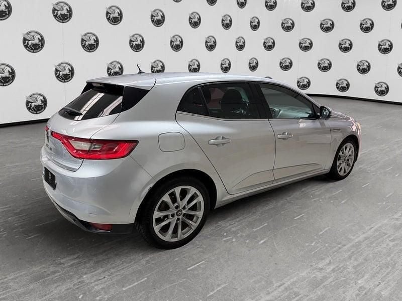 Usado Renault Mégane GT Line GT-Line 130 CV (95 kW) 2017 Gris / plata Berlina