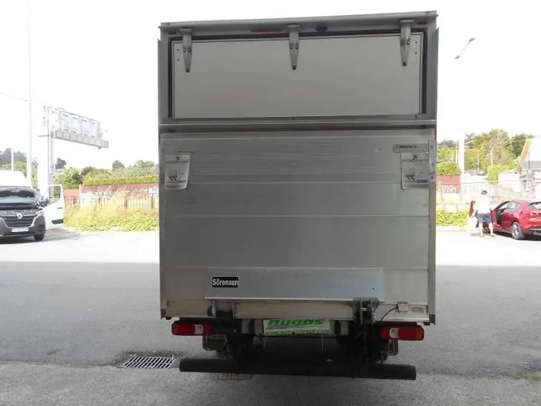Usado Iveco Daily 160 CV (117 kW) 2022 Blanco Van