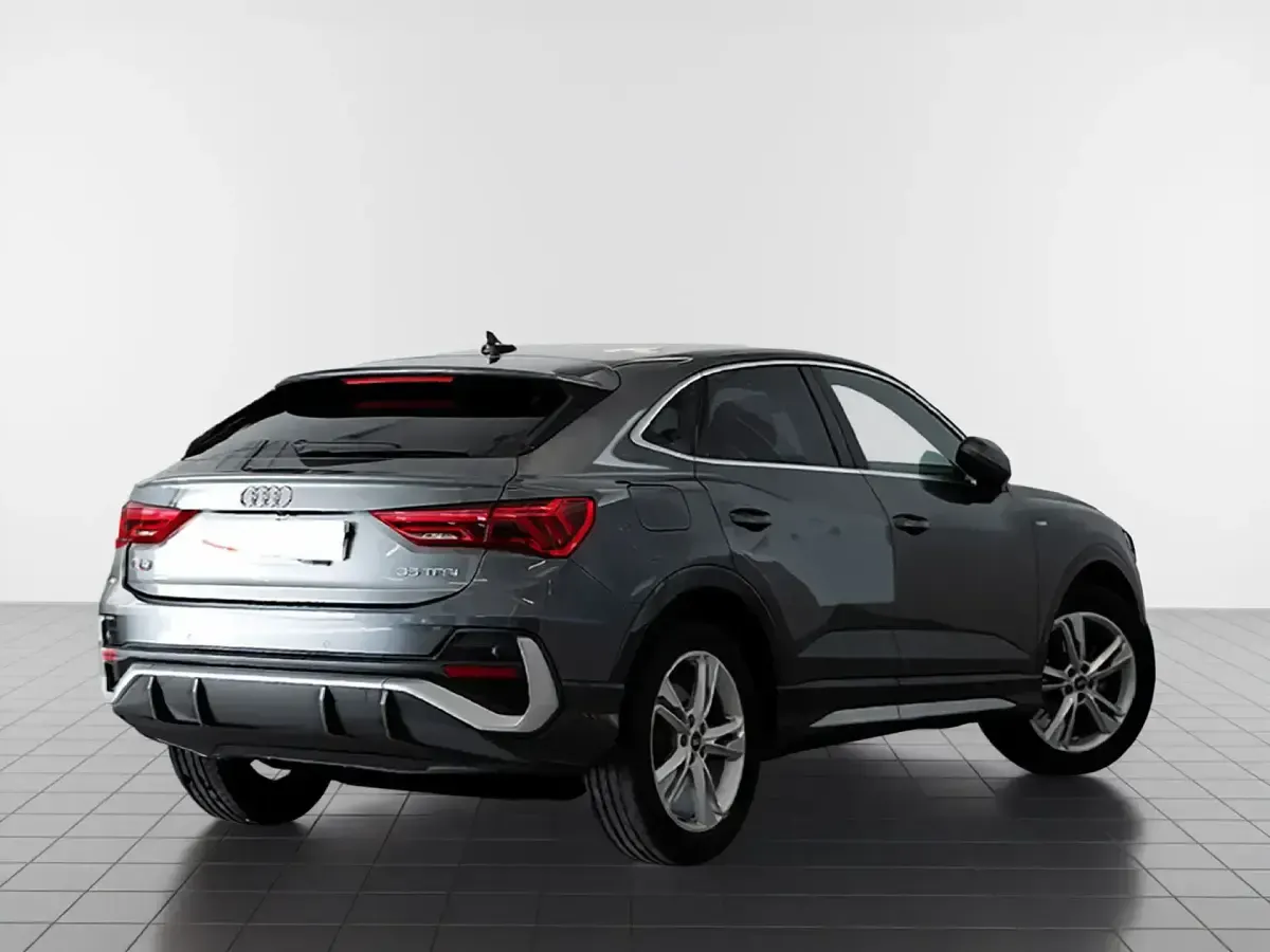 Usado Audi Q3 Sportback S-Line 150 CV (110 kW) 2022 Gris SUV