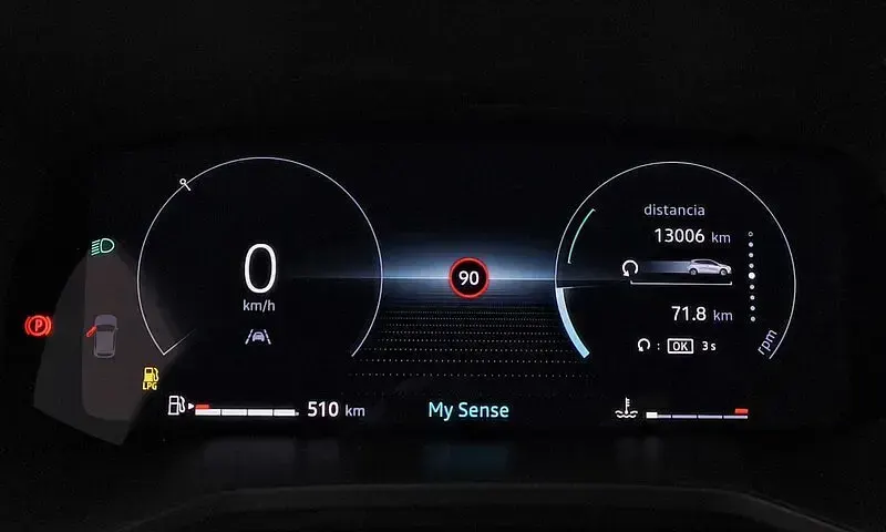 Usado Renault Clio V Techno 100 CV (73 kW) 2025 Gris Berlina