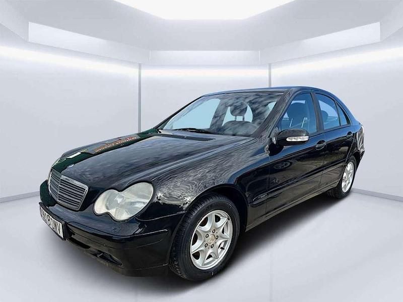 Usado Mercedes C220 Avantgarde 143 CV (105 kW) 2002 Negro Berlina