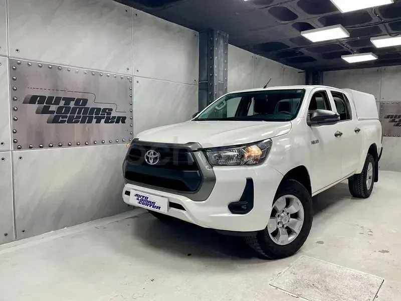 Usado Toyota HiLux 150 HP (110 kW) 2021 Branco Pickup