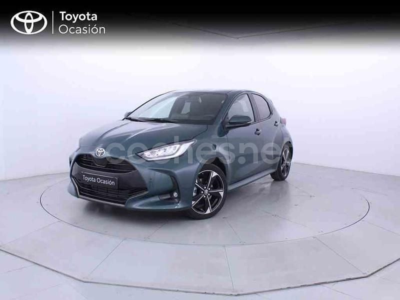 Verde Nuevo 2025 Toyota Yaris Hybrid Style Berlina | 25.950 € (Caro) - Imagen 1/3