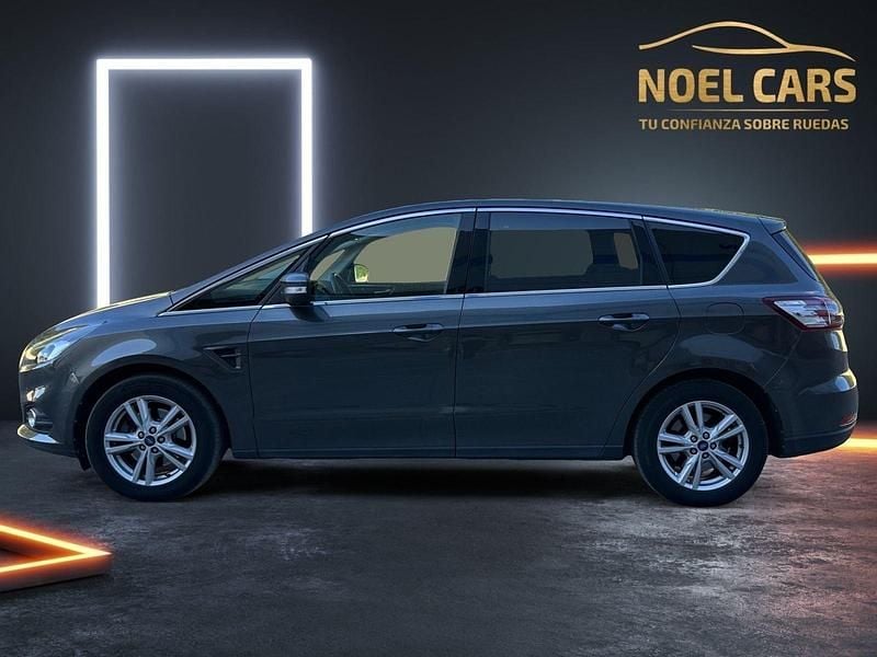 Usado Ford S-MAX Titanium 150 CV (110 kW) 2018 Gris Monovolumen