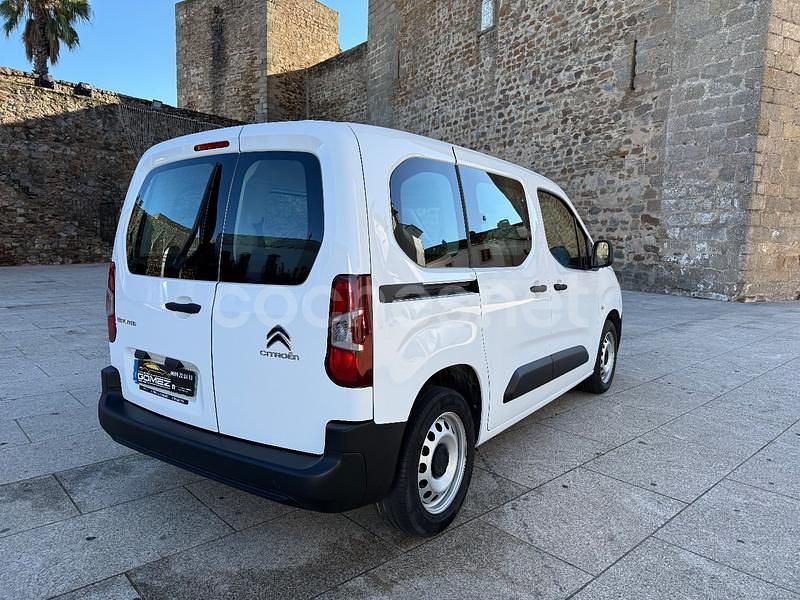 Usado Citroën Berlingo Feel 102 CV (75 kW) 2020 Blanco Monovolumen