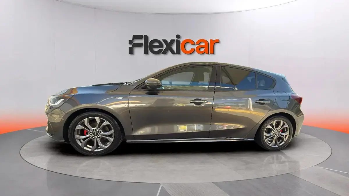 Usado Ford Focus ST-Line 125 CV (91 kW) 2022 Gris Berlina