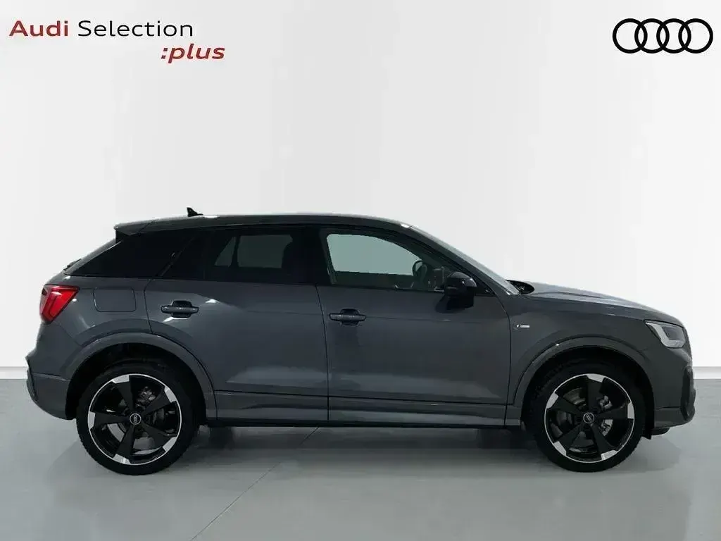 Usado Audi Q2 Black Edition 150 CV (110 kW) 2025 Gris SUV