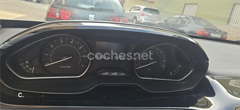 Usado Peugeot 2008 Style 110 CV (80 kW) 2018 Blanco SUV