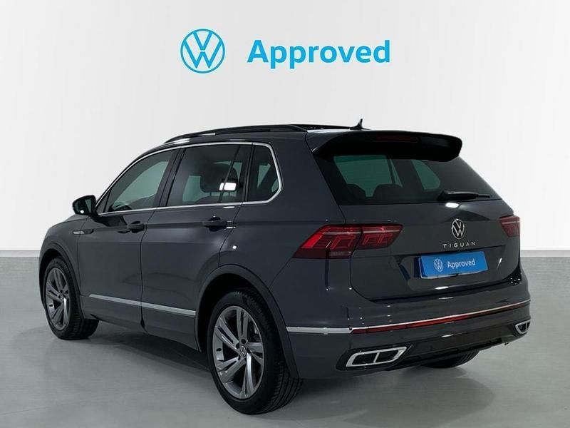 Usado VW Tiguan R-line 150 CV (110 kW) 2021 Gris SUV