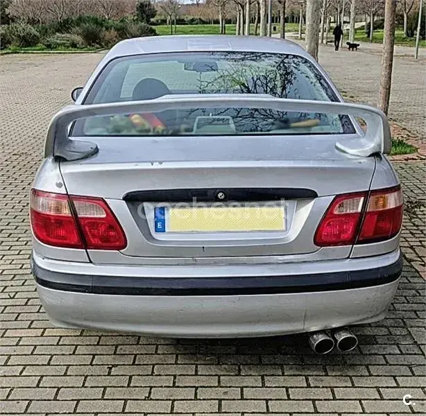 Usado Nissan Almera Comfort 90 CV (66 kW) 2002 Gris / plata Berlina