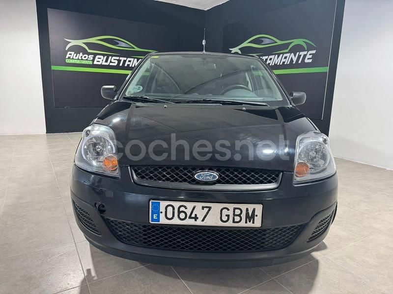 Usado Ford Fiesta Trend 68 CV (50 kW) 2008 Negro Berlina