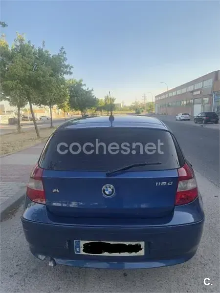 Usado BMW 118 122 CV (89 kW) 2006 Azul Utilitario