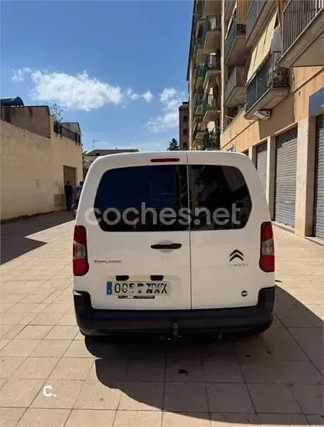 Usado Citroën Berlingo Live 102 CV (75 kW) 2020 Blanco Monovolumen
