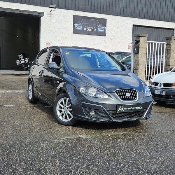 Usado Seat Altea Reference 105 CV (77 kW) 2012 Gris / plata Monovolumen