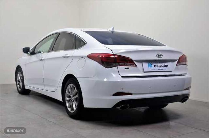 Usado Hyundai i40 141 CV (103 kW) 2017 Blanco Berlina