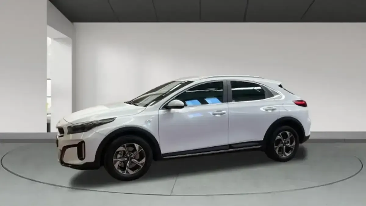Usado Kia XCeed 100 CV (73 kW) 2025 Blanco SUV